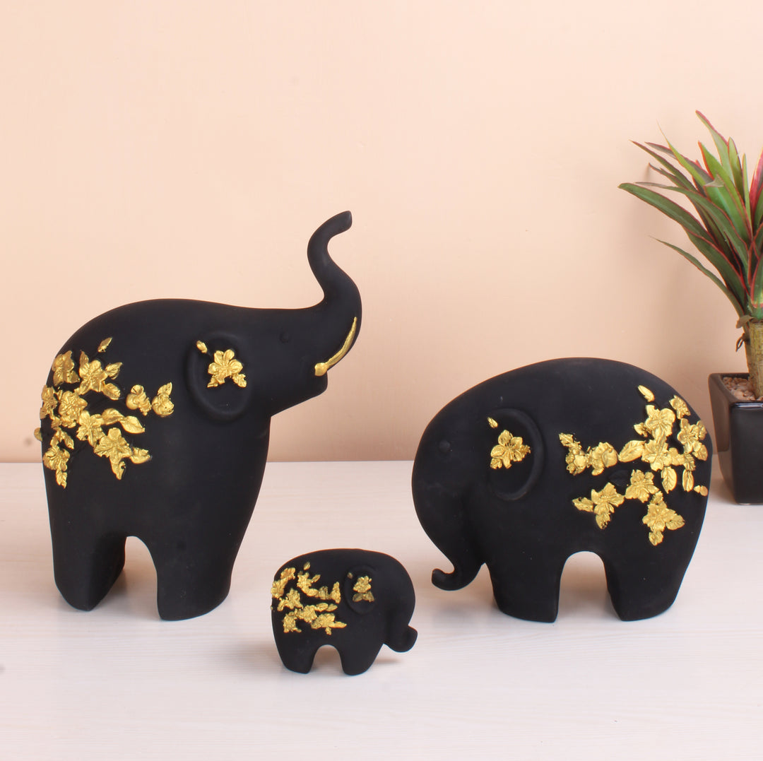 Resin Elephant Family Statue Affectionate Home Decor