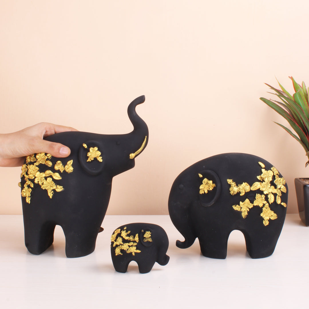Resin Elephant Family Statue Affectionate Home Decor