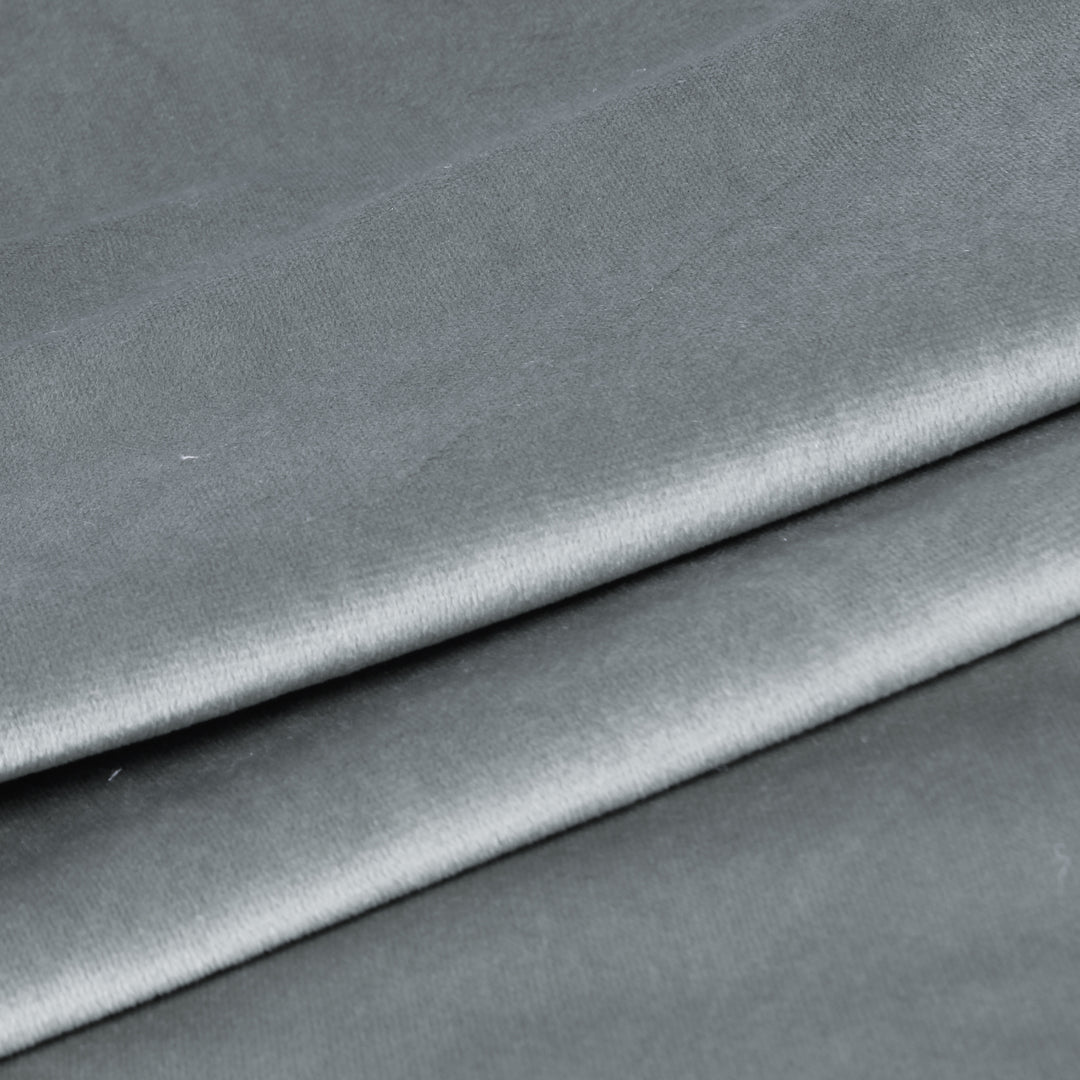 Luxurious Velvet Table Runner for Elegant Dining, Grey